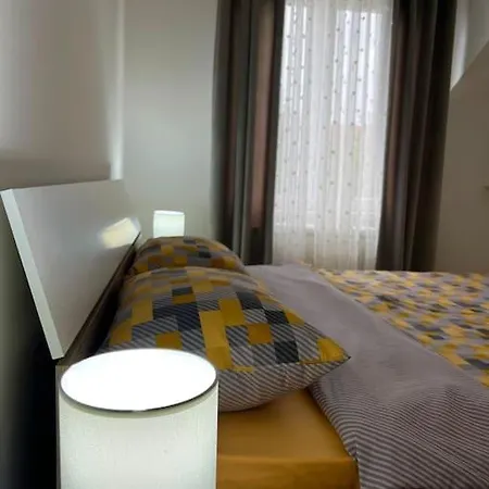 Flora Apartment *